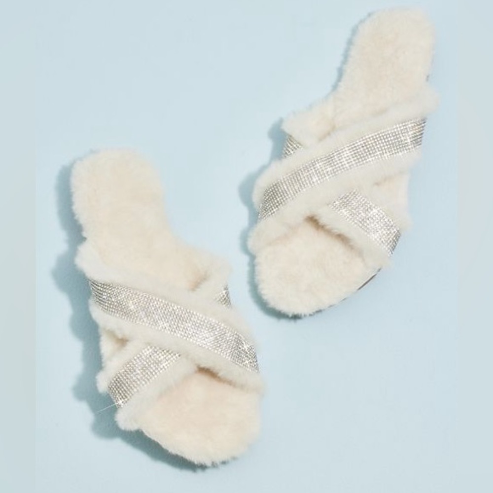 👠 David’s Bridal furry rhinestone slippers cream silver bride wedding prom